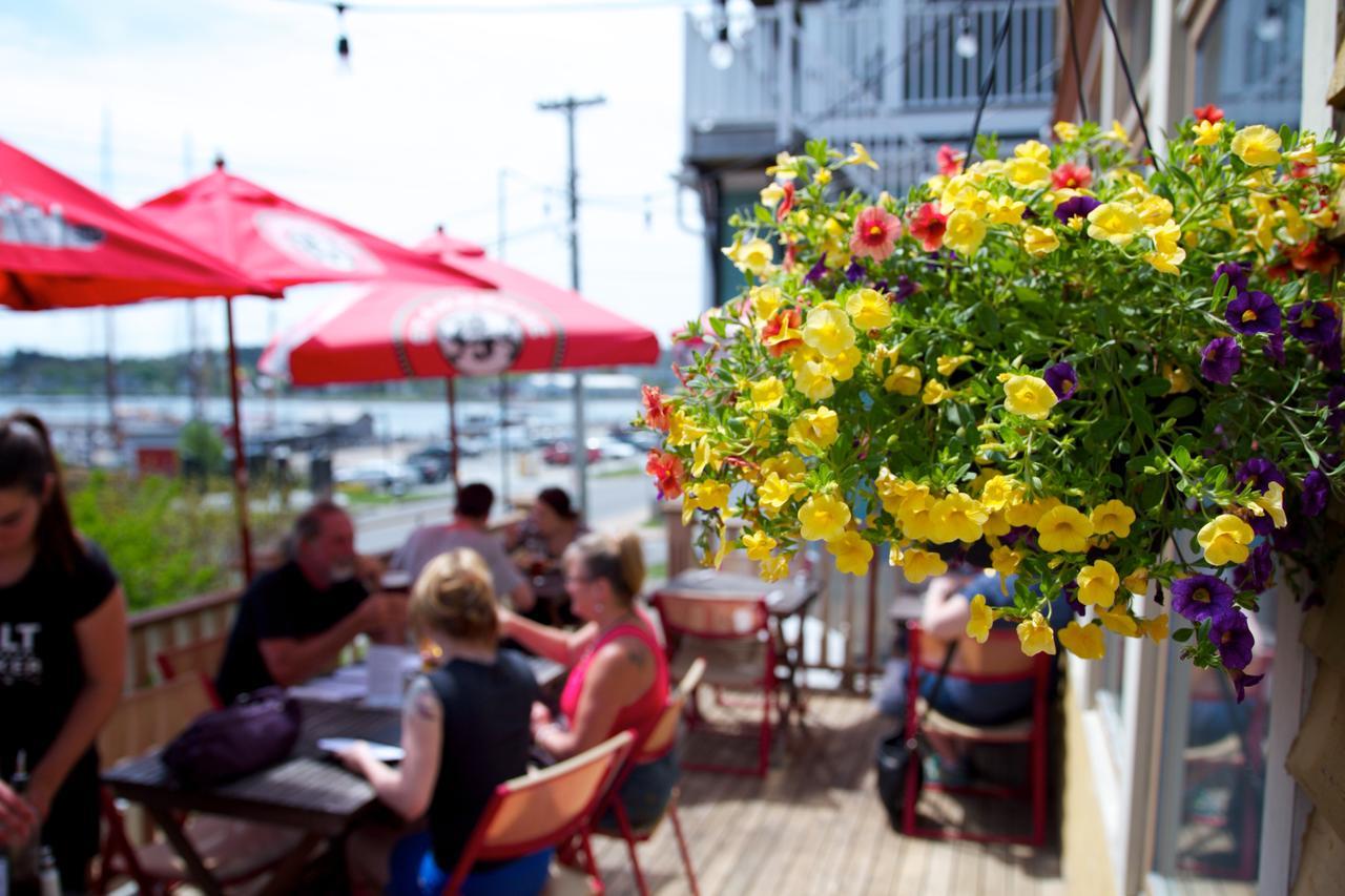 Salt Shaker Deli & Inn Lunenburg Kültér fotó